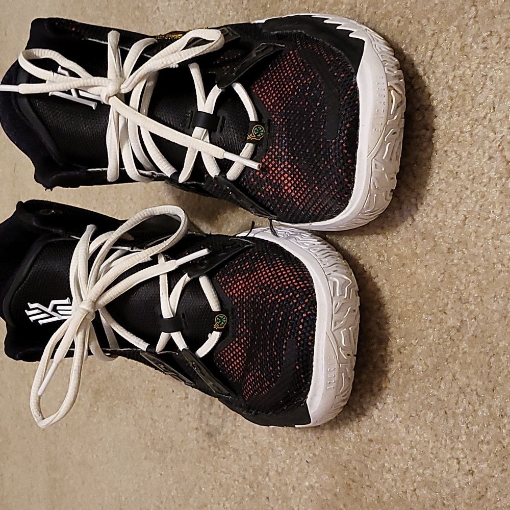 Nike Kyrie 7 Roswell Raygun Shoes